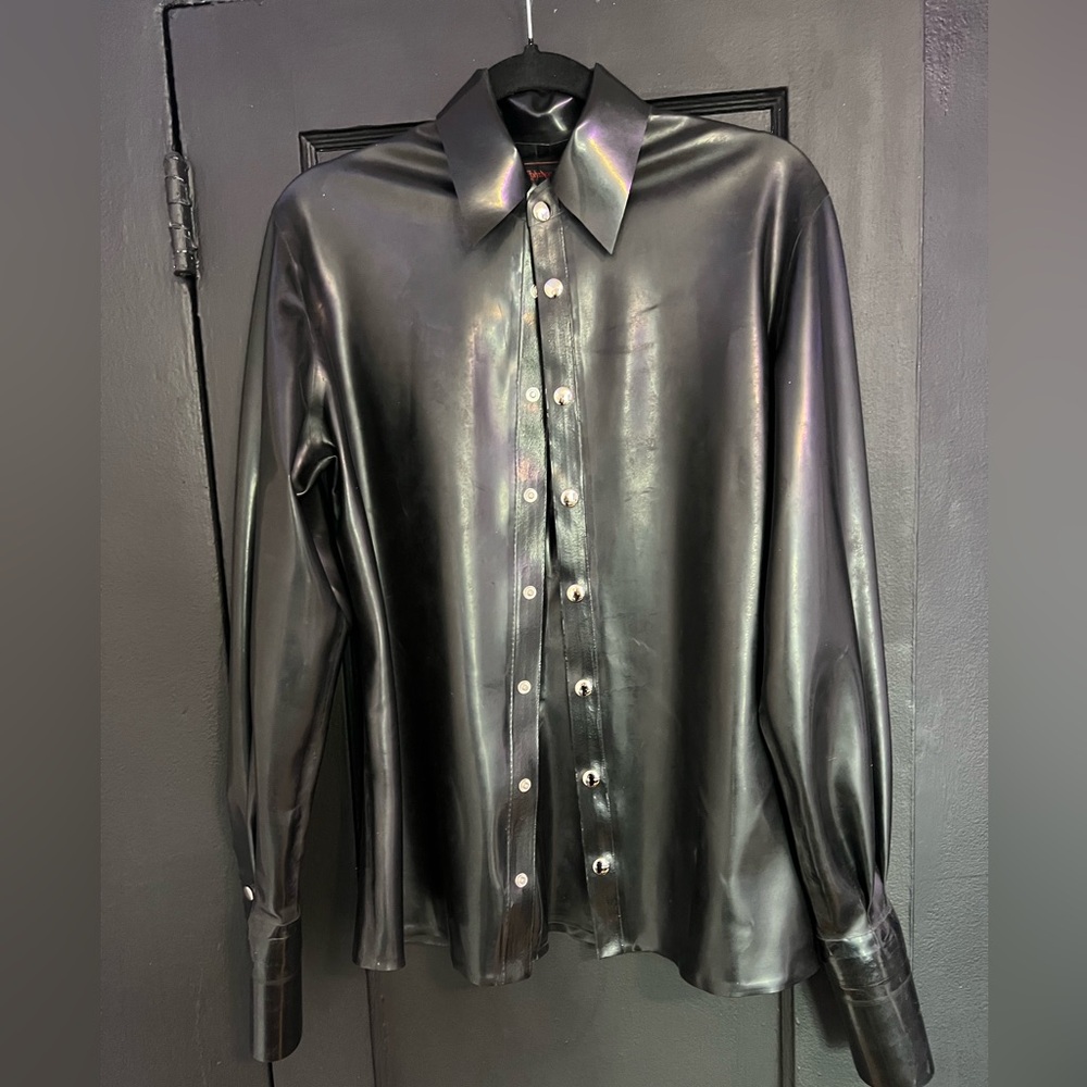 Polymorphe Latex Button Up. 100%Latex - image 1